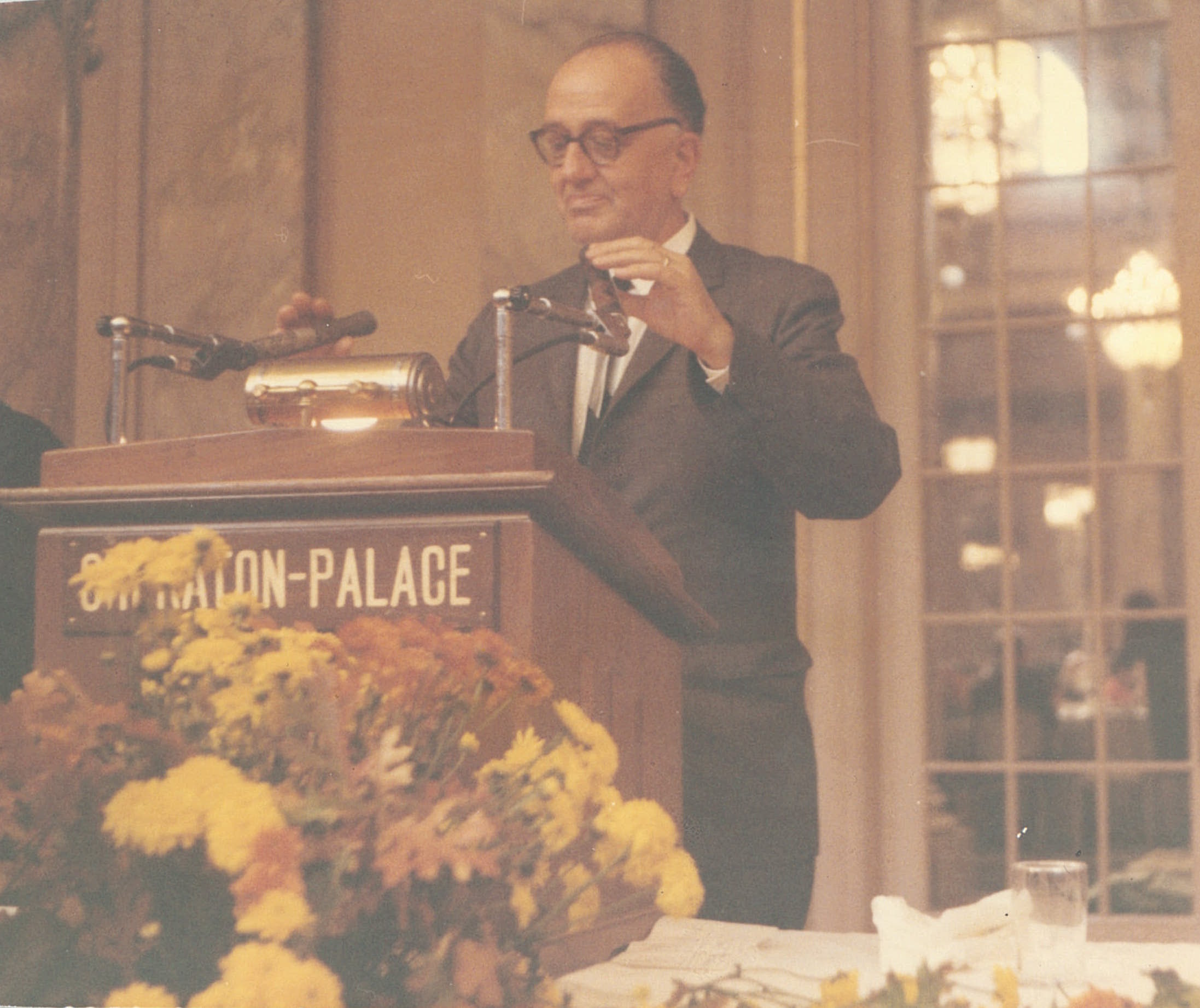 Ranieri giving a lecture on Dante at Sheraton Palace in San Francisco (1965)